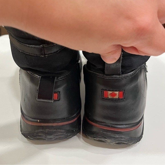 Pajar black leather and nylon low grip insulated winter boots size 38 - Picture 3 of 10